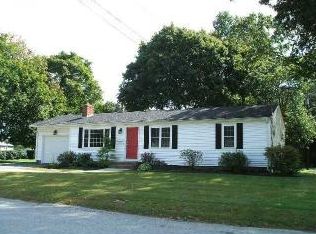 11 Forest Park Dr, North Kingstown, RI 02852