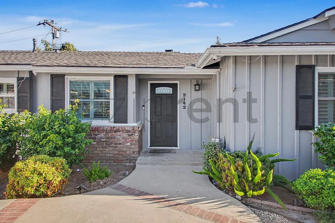 4 bed, 1758 sqft, $4,700 — Photo 2