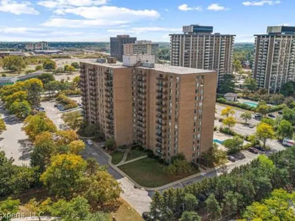 16400 N Park Dr APT 600, Southfield, MI 48075