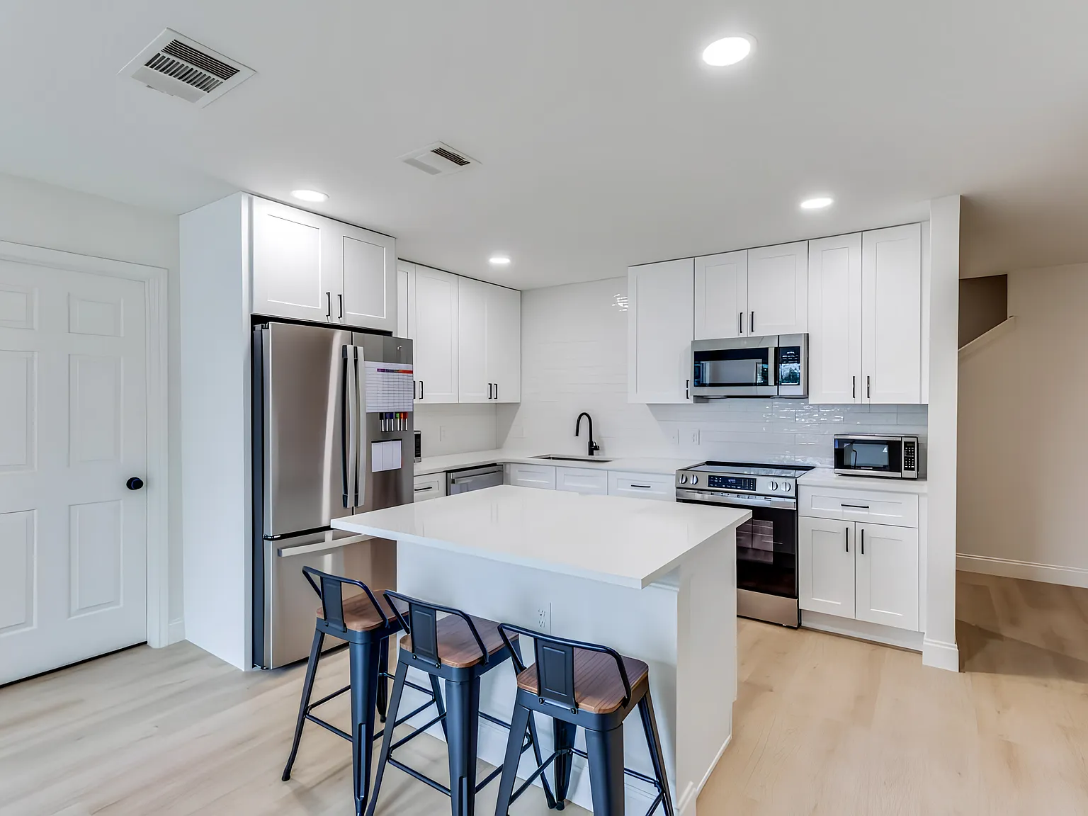 4 bed, 4.0 bath, 2640 sqft, $737 — Photo 4