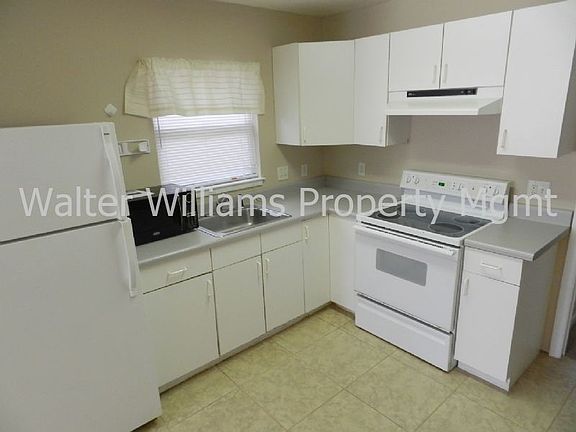 4th image of 204 A St #C