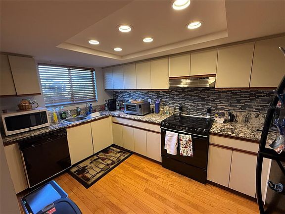 4th image of 259 FENWICK DRIVE #35
