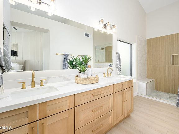 3rd image of 10563 E BELLA VISTA Drive