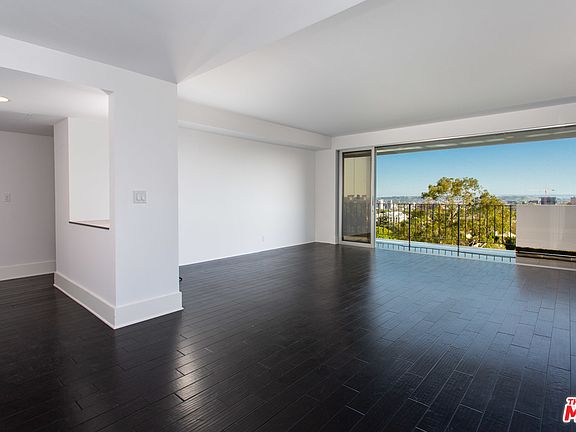 4th image of 818 N Doheny Dr APT 708