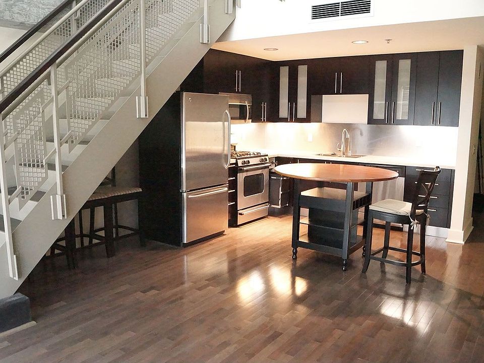 1st image of 200 Brannan St APT 127