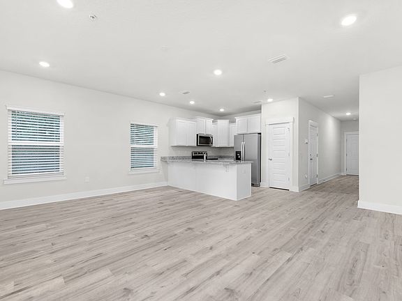 2nd image of 1475 Iroquois Ct