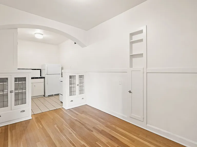 The Glenden Apartments — Photo 10