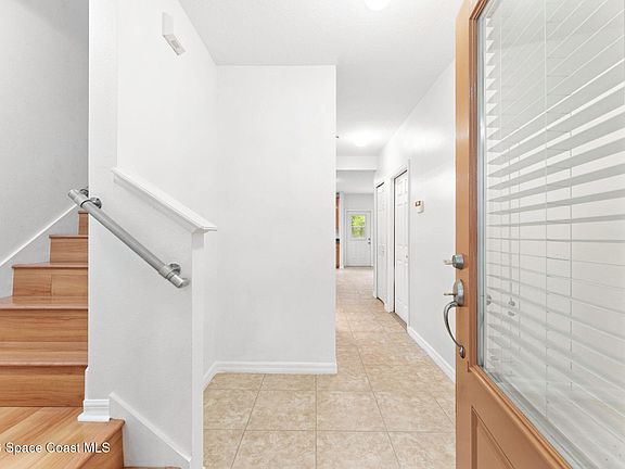 3rd image of 9814 Tivoli Villa Dr