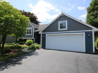 3877 Kennet Cir, Eagan, MN 55123