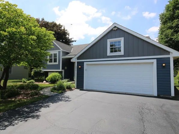 3877 Kennet Cir, Eagan, MN 55123