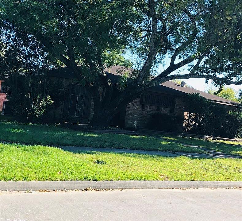 1st image of 9342 Willow Wood Ln
