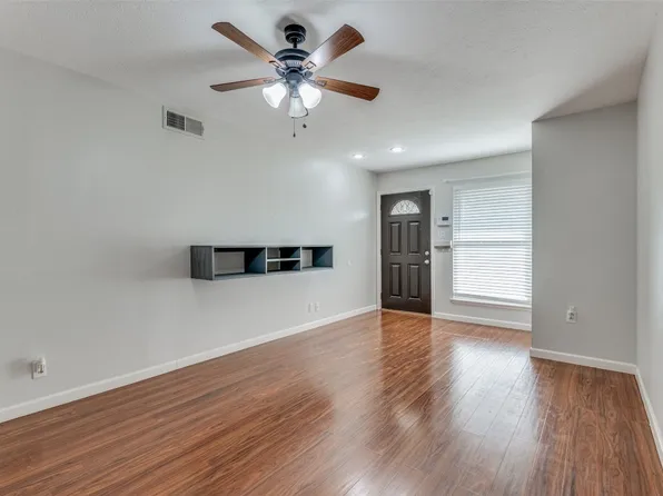 2837 Seabeach St, Irving, TX 75062