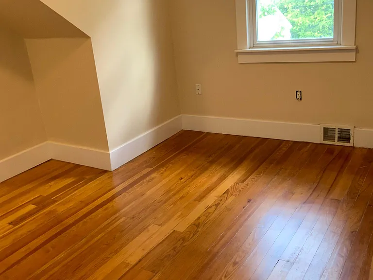 1660 Oxford Rd — Photo 8