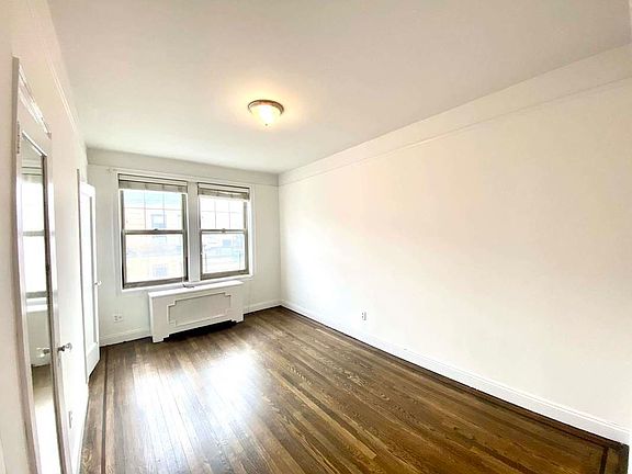 4th image of 1 Bank St #6H