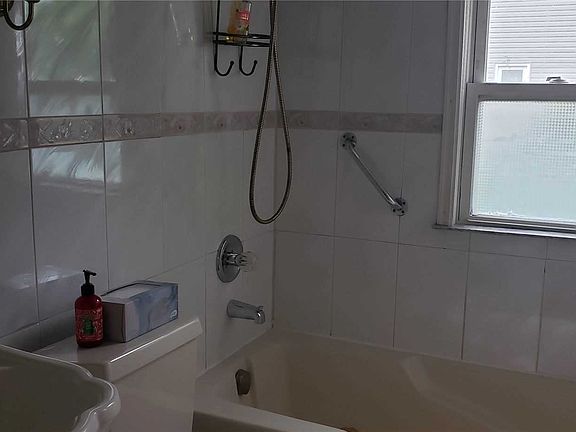 3rd image of 8 Robert Ave