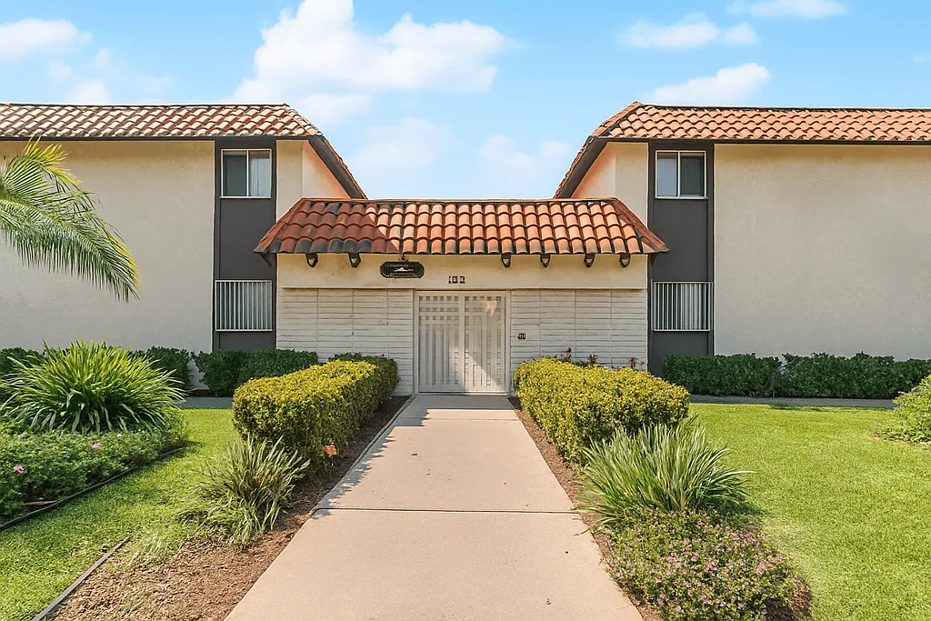 1 bed, 715 sqft, $1,950 — Photo 1