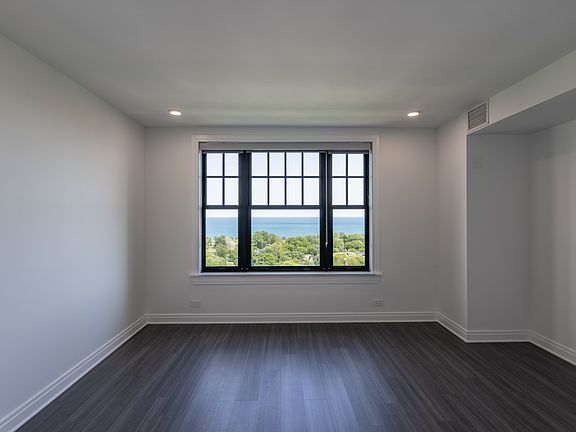 5th image of 2320 N Lincoln Park W #1017