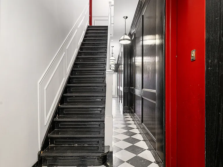 321 W 11th St #15 — Photo 9