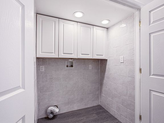 5th image of 501 Niles St Floor 1