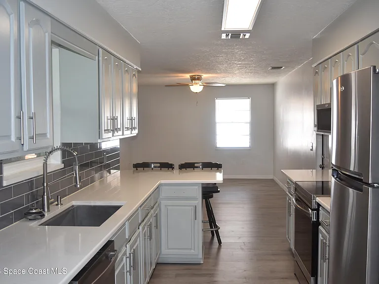 364 Brookedge St NE — Photo 4