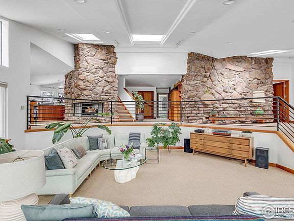 2nd image of 2796 Lee Hill Dr
