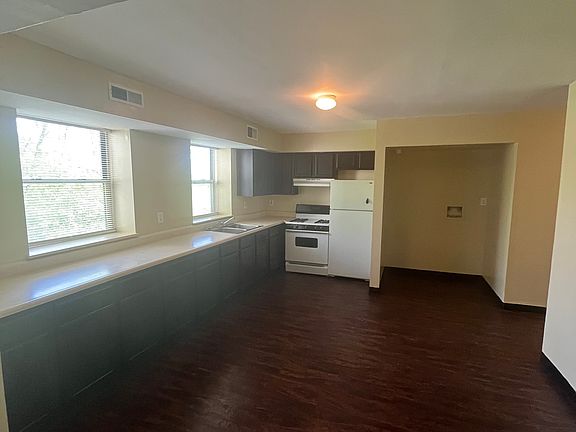 2nd image of 5578 Gardenhill Ln