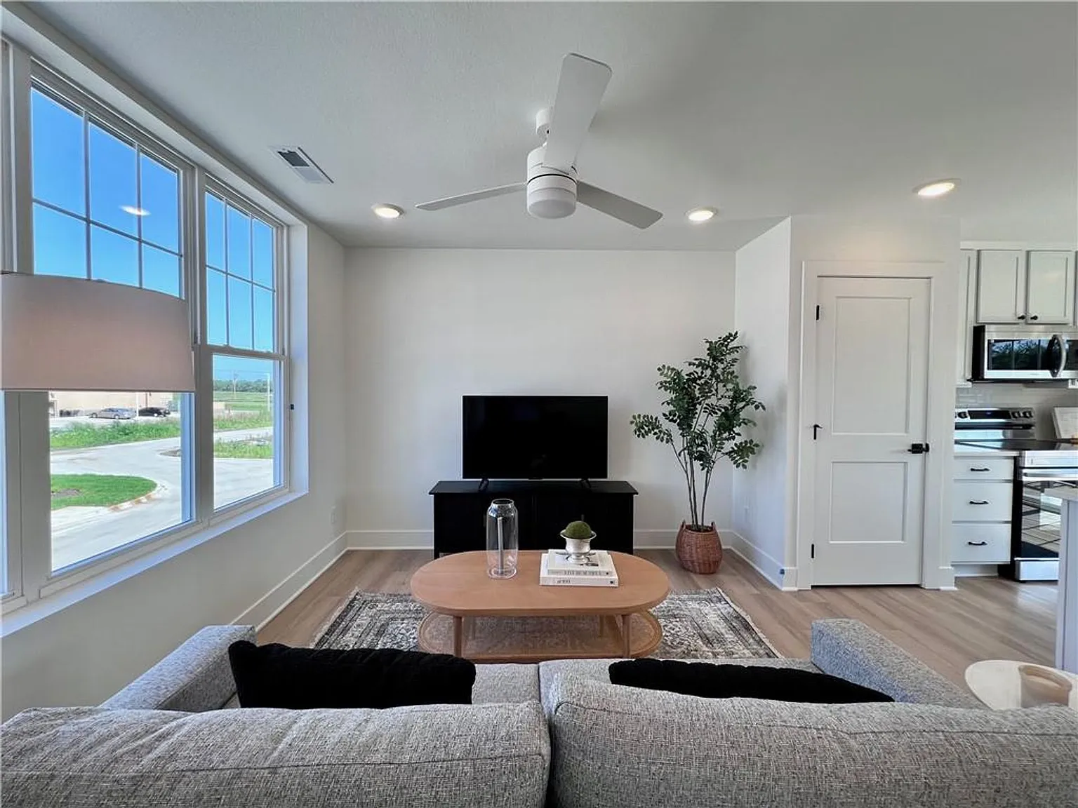 Walnut Crest Townhomes - BRAND NEW — Photo 3