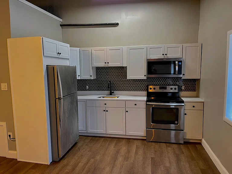 110 Railroad Ave #7 — Photo 10
