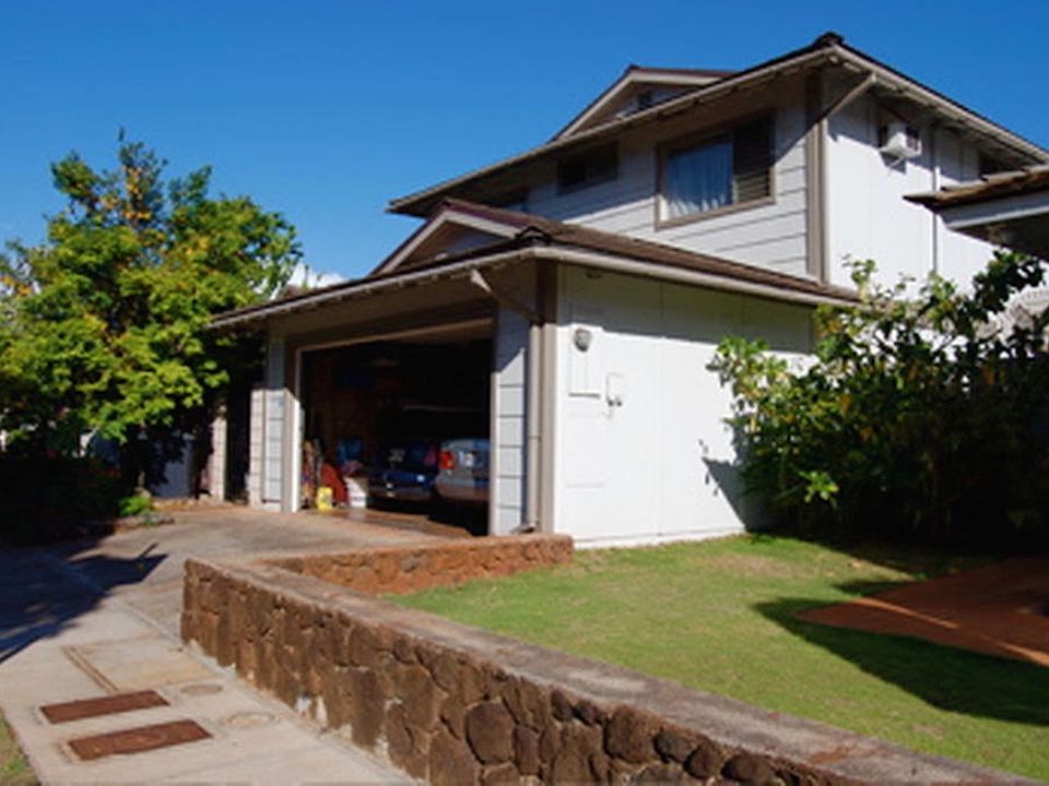 Large, centrally located hou