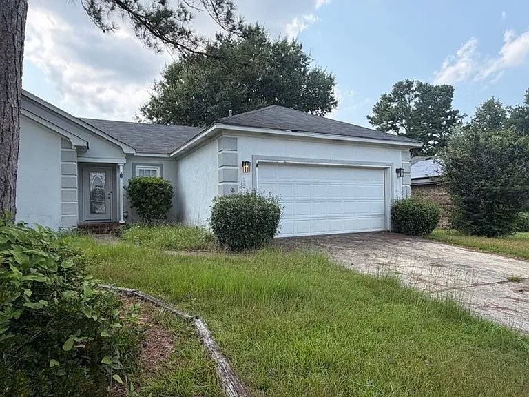 199 Amelia Dr W — Photo 3