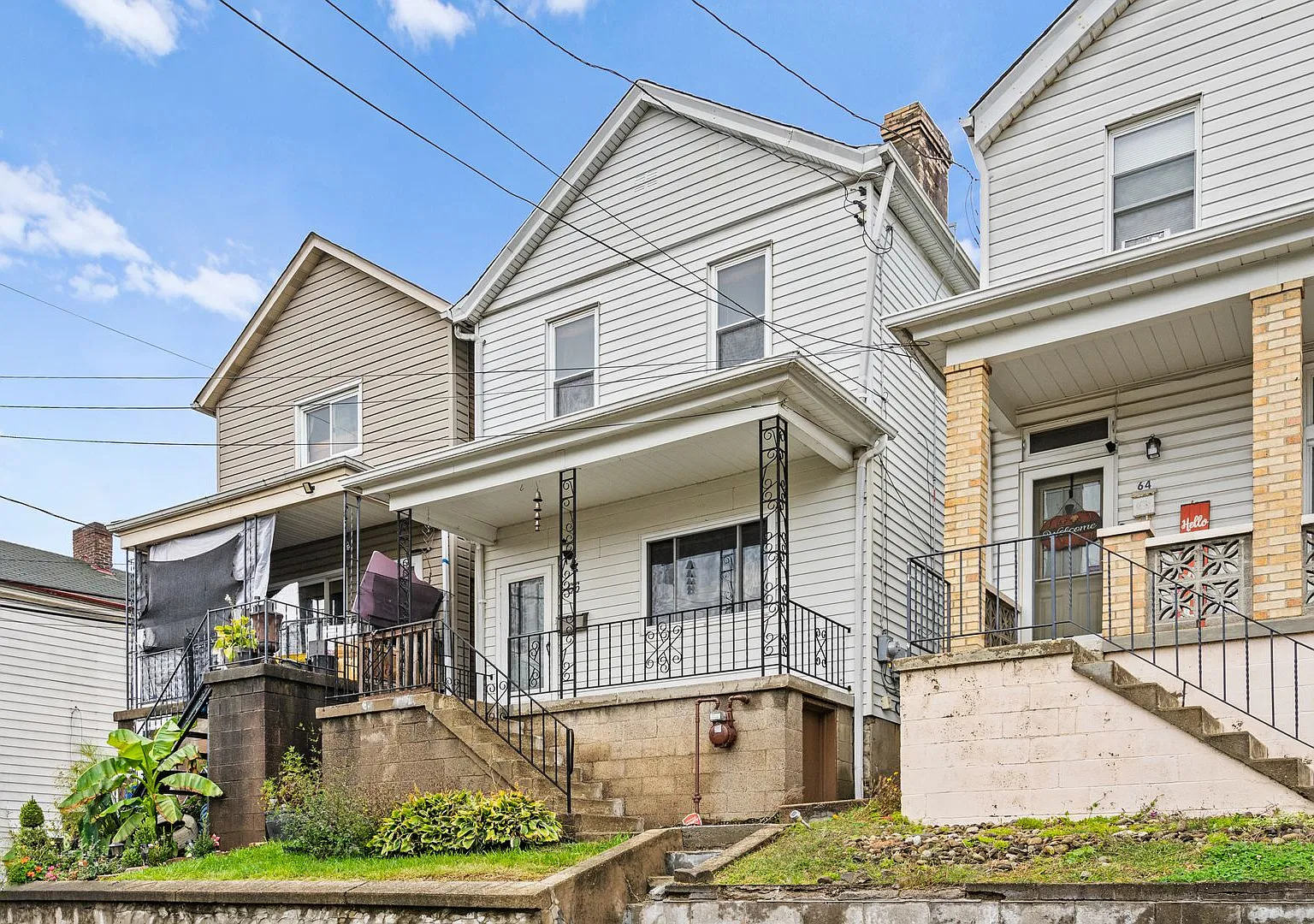 Cute Refreshed 3 Bedroom with Central Air — Photo 2