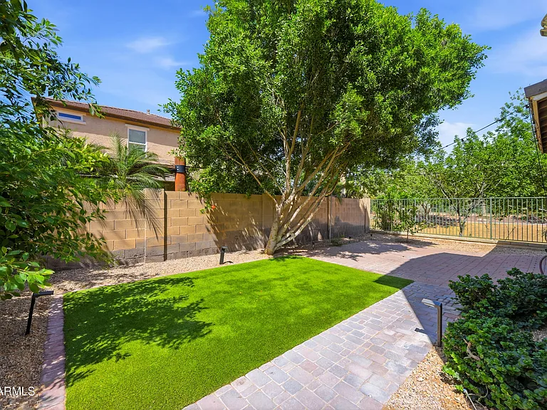 2250 E Wayland Dr — Photo 35