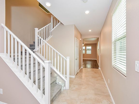 4th image of 878 Cherry Glen Pl