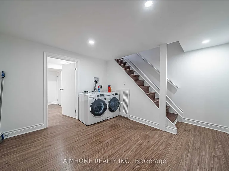 75 Kingslake Rd #-LOWER — Photo 6