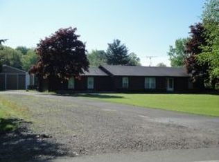 20615 Vining Rd, New Boston, MI 48164