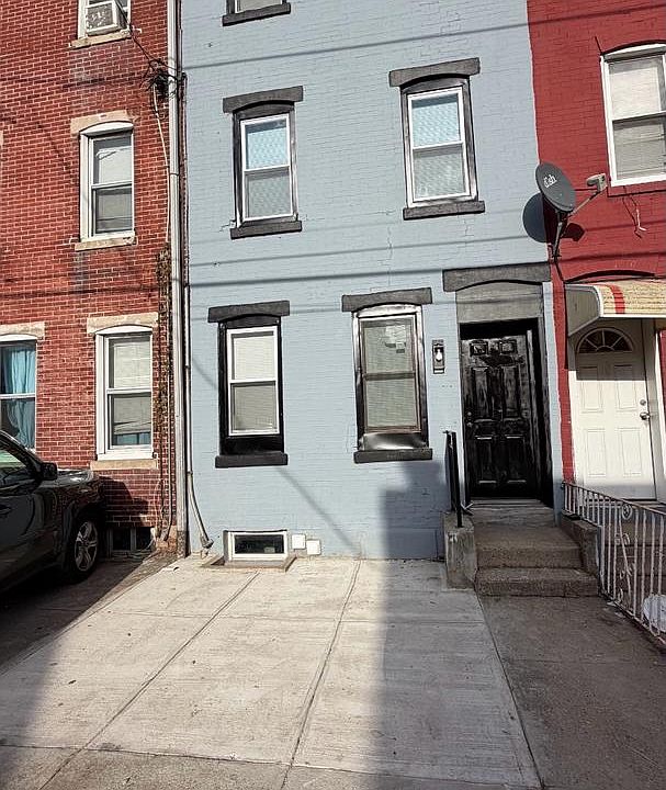 1st image of 2091 Bridge St