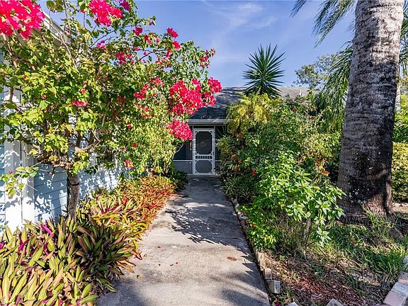 3rd image of 3833 SW 17th Pl
