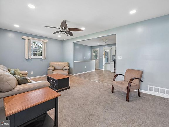 4th image of 127 Trinity Ave