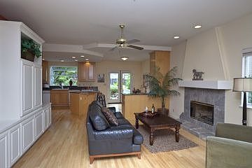 4th image of 432 Sevilla Ave