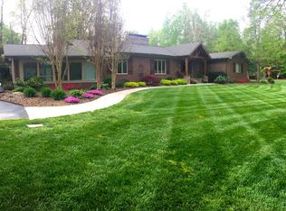 207 Saint Andrews Dr, High Point, NC 27265