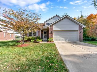 13195 Dover Ct, Belleville, MI 48111