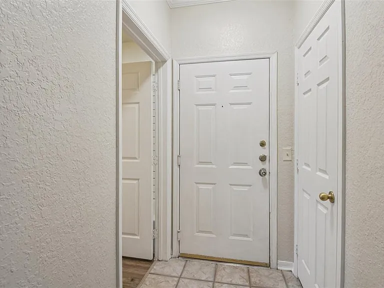 18001 Richmond Place Dr #1213 — Photo 4