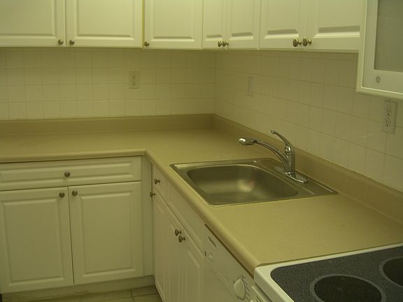 3rd image of 1000 West Ave Ph 04