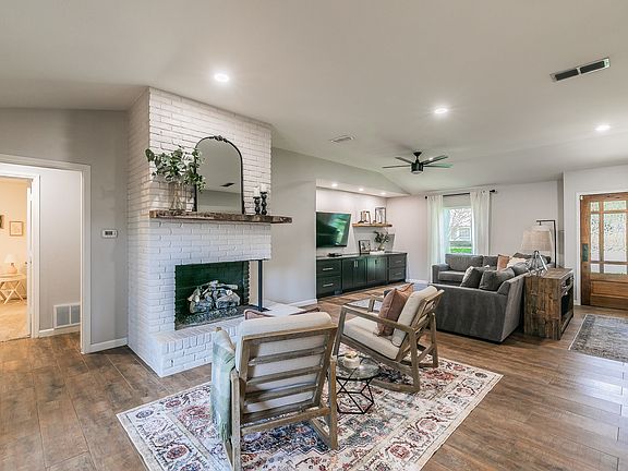 3rd image of 2109 Friar Tuck Dr