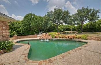 3rd image of 8860 Crestview Dr
