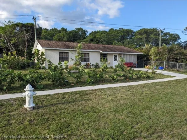 1210 Mohican Blvd, Jupiter, FL 33458