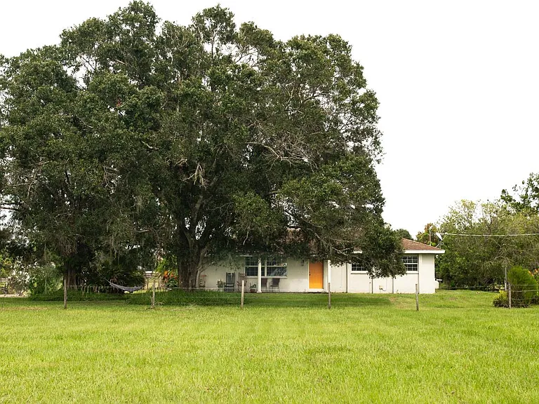 151 Verna Rd — Photo 2