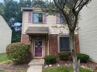 1638 River View Dr, Rochester Hills, MI 48309