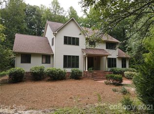 1088 General Hoke Dr, Lincolnton, NC 28092