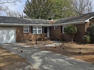 110 Fairlane Rd, Greenville, NC 27834
